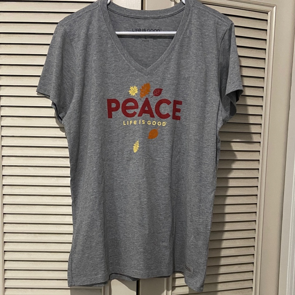 Life Is Good Women's Gray Peace Tee with Autumn Accents